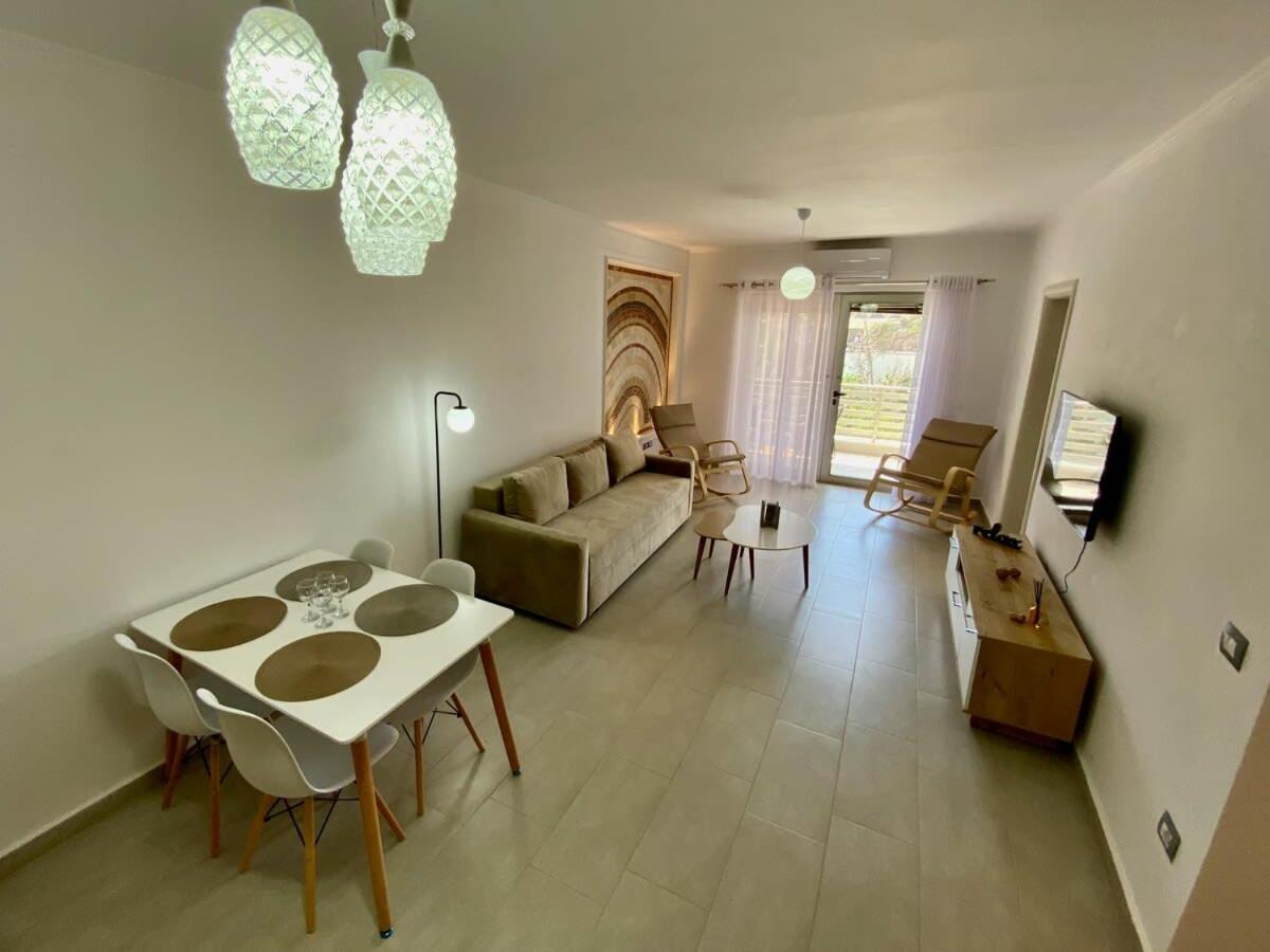 Sunlit 594 Durrës Exterior foto